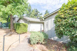 12851 SE Foster Rd, Front