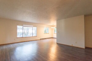 12851 SE Foster Rd, Living Room