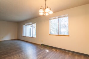 12851 SE Foster Rd, Living Room