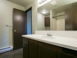 7616 N Hodge Ave, Bathroom
