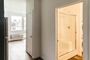 7448 N Saint Louis #101, Bathroom